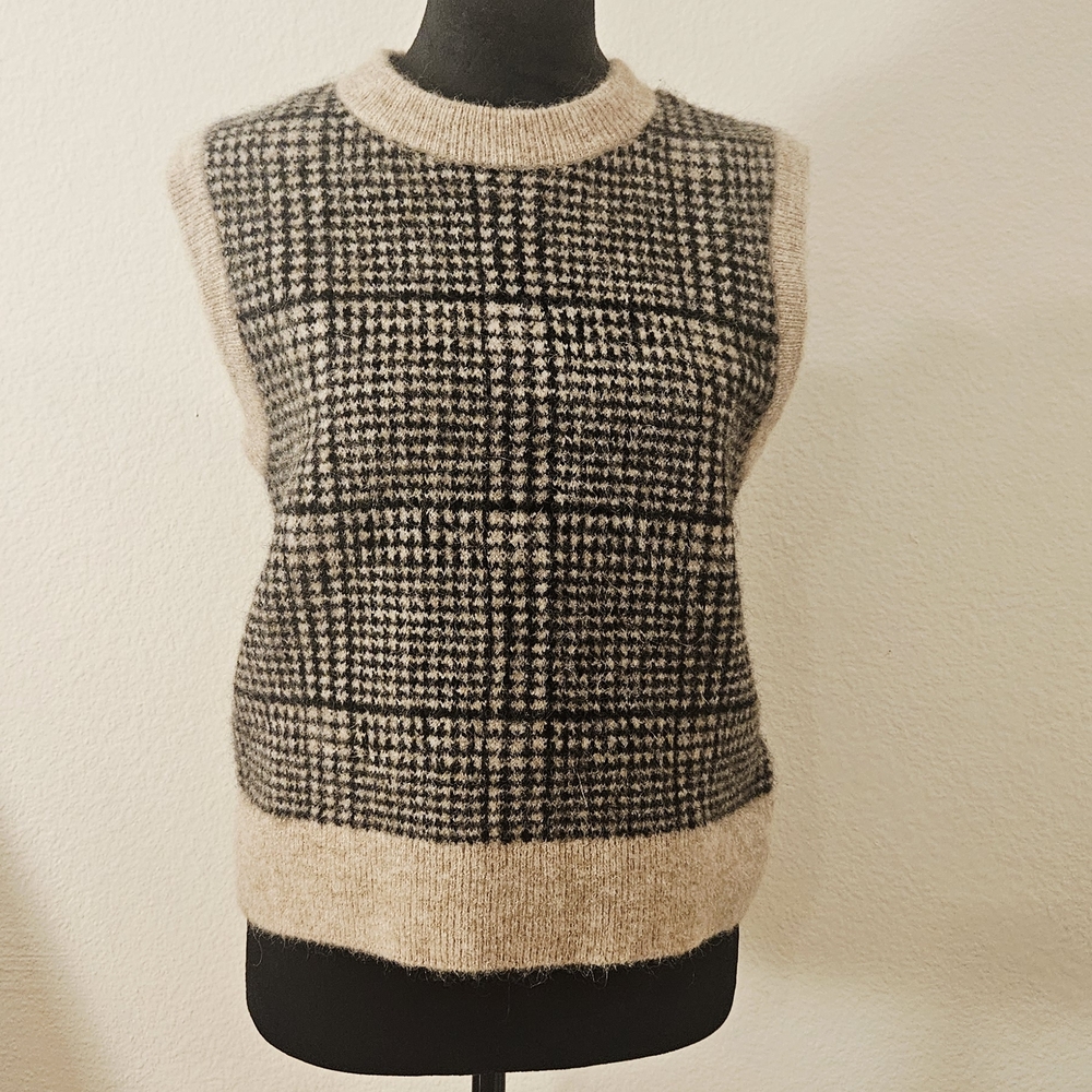 Beautiful Arket Jacquard Sweater Vest